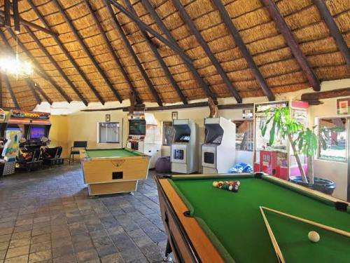 Monateng Safari Lodge / 06 - 10 November 2023 (Four Nights) 4 Adults 2 Kids