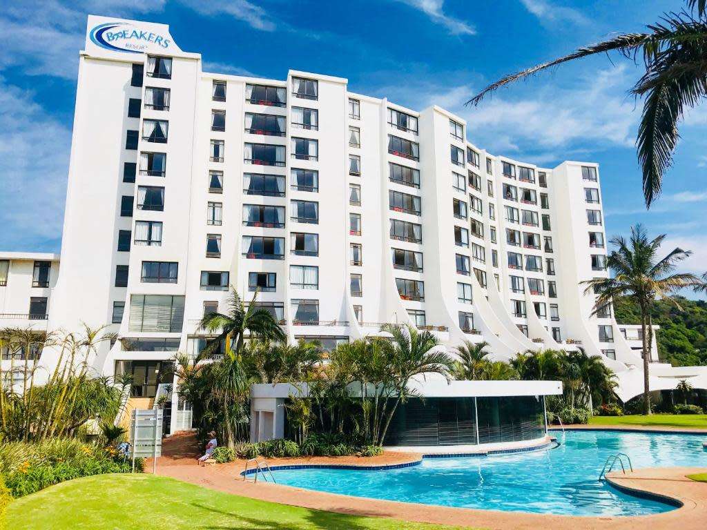 Valentines Week , Breakers Resort , 12-17 February 2024 ( 5 nights ) 6 Sleeper 4 adults 2 kids