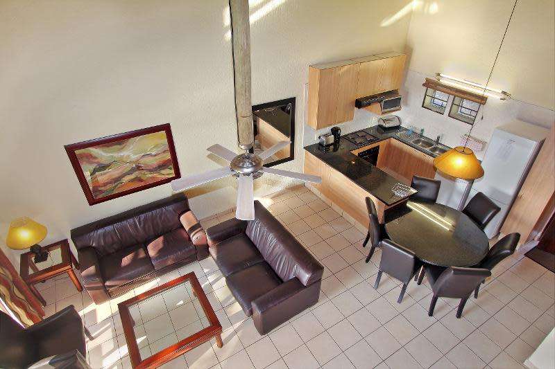 Weekend @ Ngwenya Lodge 9-12 August 8 Sleeper ( 6 adults 2 kids under 12 yr )