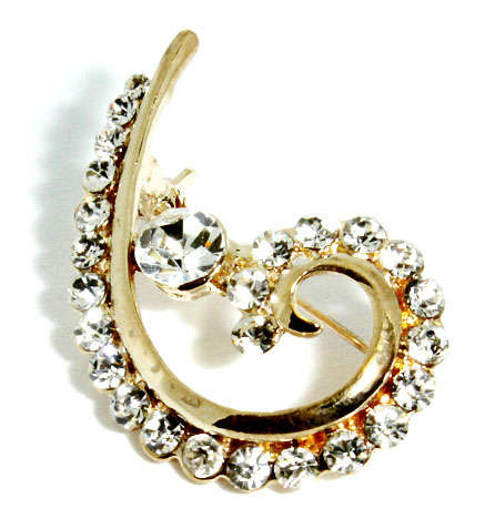 ***Weekend Special Late Entry*** Breathtaking Design 18 ct GP Brooch with  Crystals