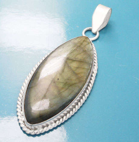 ***FASCINATING LABRADORITE***925 Sterling Silver Pendant