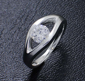 ***OnlineBuys CHRISTMAS & NEW YEAR'S BARGAINS 2010*** 925 Sterling Silver Ring Size 6
