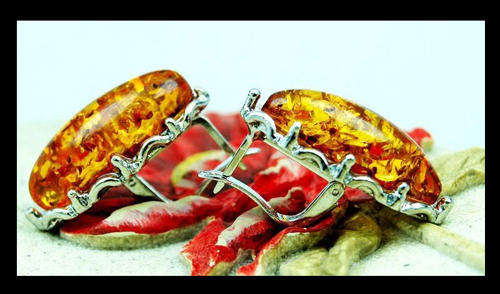 **LATE ENTRY**Stunningly Beautiful !!! GOLDEN HONEY BALTIC AMBER STUDS