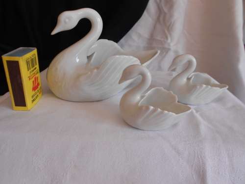 Set of (3) Limoges Fine Porcelain Swans : Charming, delicate