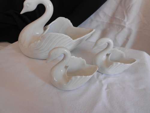 Set of (3) Limoges Fine Porcelain Swans : Charming, delicate