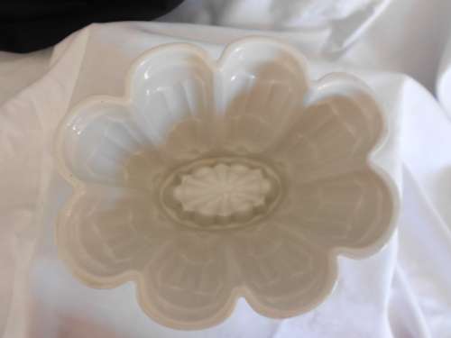 Fabulous Vintage Shelley (England) "Carlton" Jelly Mould : Rare find