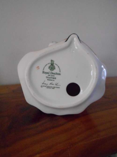 BUY NOW! Reduced! Royal Doulton "Teatime" HN2255 Figurine in Excellent Conditon