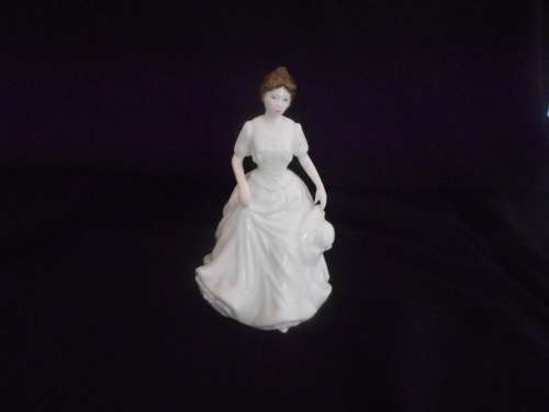 Charming Royal Doulton Lady Figurine, "Harmony" HN4096 : As New Condition