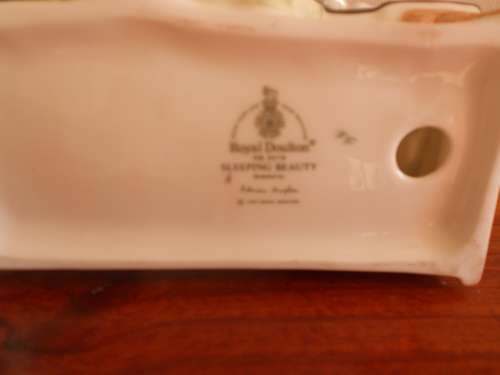 Charming Royal Doulton "Sleeping Beauty" HN3079 Figurine