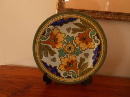 SIMPLY BEAUTIFUL!  GOUDA Zuid-Holland Plate signed by Peggy, No. 4634 : 1930's