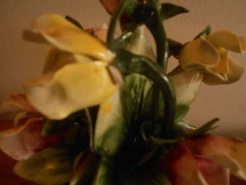 Pretty Medium-Sized CAPODIMONTE Vase of Flowers : Beautiful on display