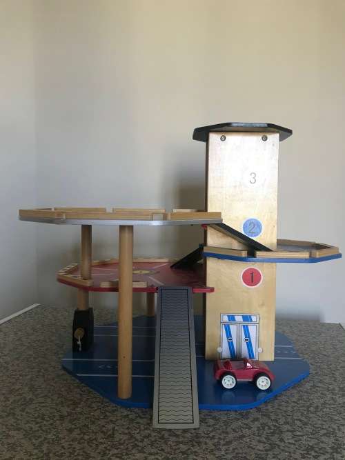 Childs Wooden Toy Parking Garage/Helipad : With Lift : Very well made