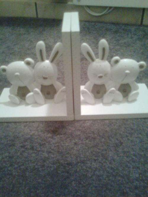 Bunny and bear - Book ends