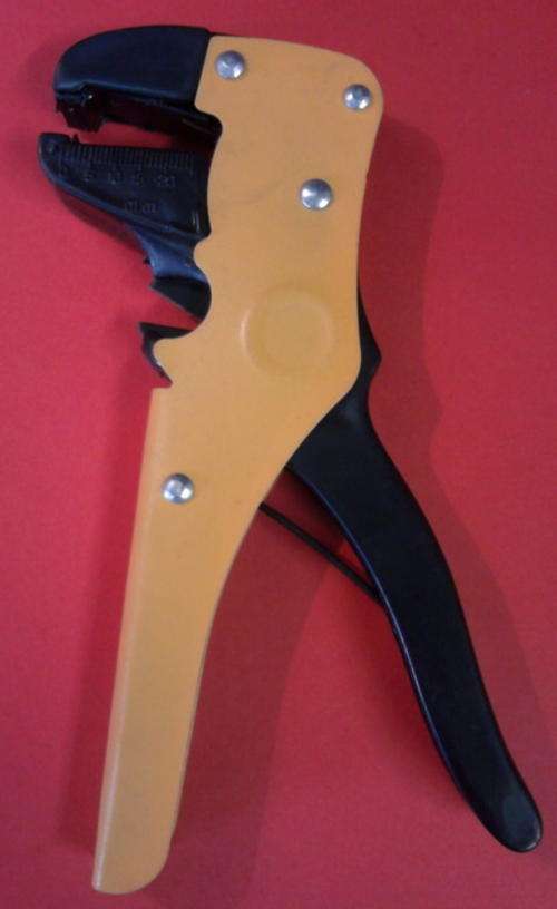 ZENITH  WIRE-STRIPPER AND CABLE CUTTER  (175mm)