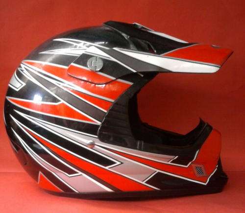 MOTORCROSS VEGA HELMET SIZE MEDIUM