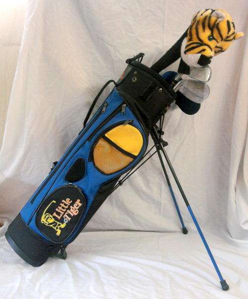 LITTLE TIGER JUNIOR GOLFSET 5 CLUBS 1 PUTTER THE CARRY STRAP IS MISSING