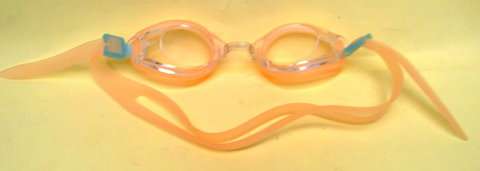 SWIMMING GOGGLES