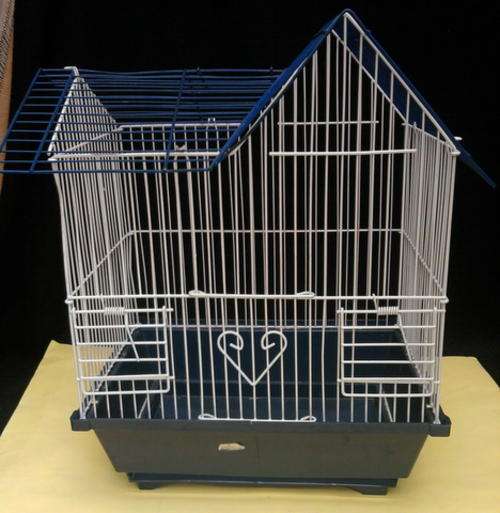 COLLAPSIBLE BIRD CAGE. BASE IS CRACKED AND IS MISSING THE TRAY