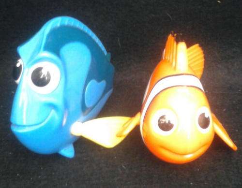 DORY AND NEMO BATH TOYS