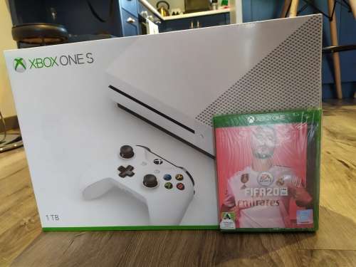 Xbox One S 1TB + Fifa 2020