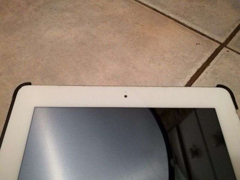 64GB White iPad 3 WiFi + Cellular *PLEASE READ*