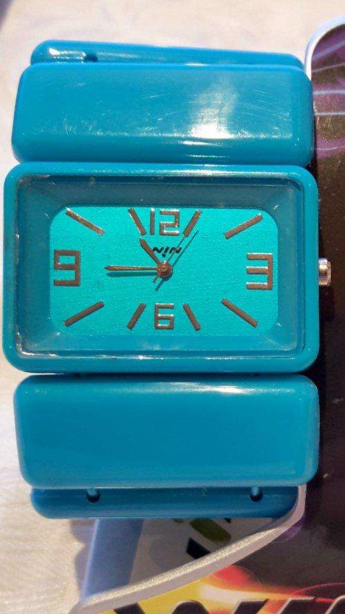 Unusual WIN watch - Get it at a discount on a crazy R1 auction