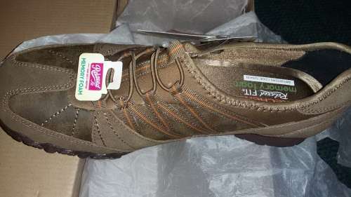 ORIGINAL LADIES SKECHERS SASSIES WOWEE -  UK 7 (SA 7) MEMORY FOAM