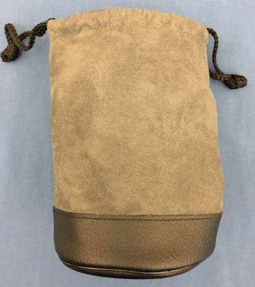 CANON EF 100MM F2.8 L IS USM MACRO LENS Retail: R17 695 + LENS HOOD Retail: R1135 | Condition 10/10!