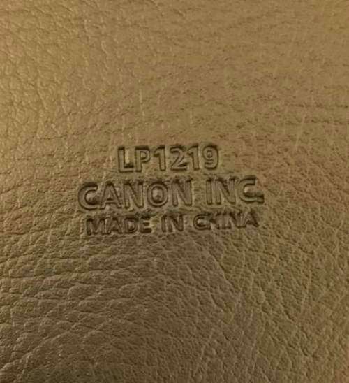 CANON EF 100MM F2.8 L IS USM MACRO LENS Retail: R17 695 + LENS HOOD Retail: R1135 | Condition 10/10!