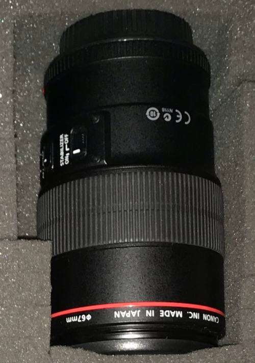 CANON EF 100MM F2.8 L IS USM MACRO LENS Retail: R17 695 + LENS HOOD Retail: R1135 | Condition 10/10!