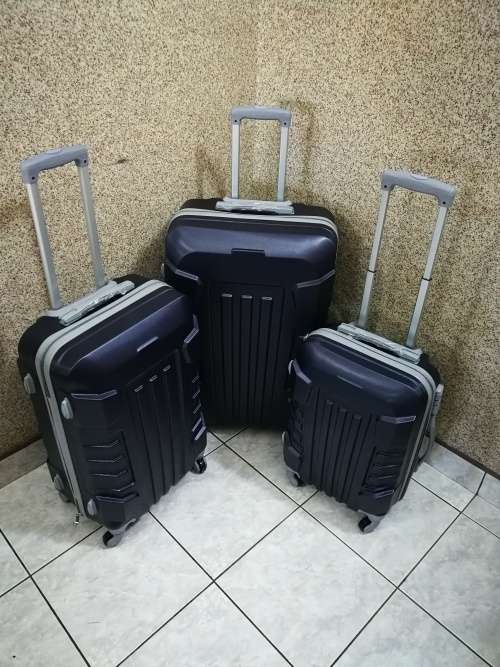 Set of 3 Lightweight Travel Luggage Bags - Universal Wheels - (Navy Blue)