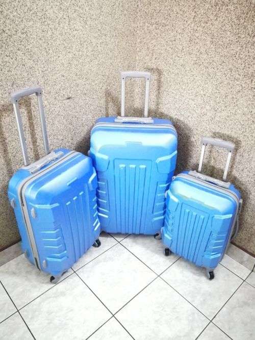 Set of 3 Lightweight Travel Luggage Bags - Universal Wheels - (Purple)