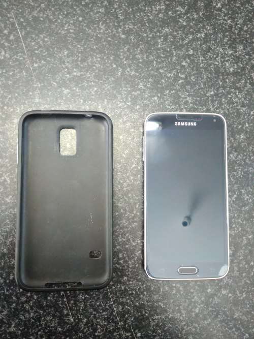 Samsung Galaxy S5 16GB w Extras (Free Shipping)