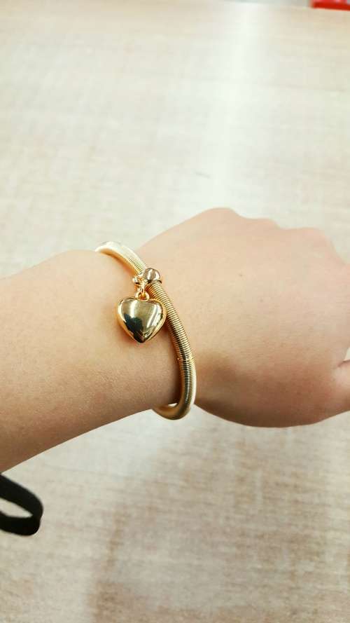 SPRING BRACELET- HEART DESIGN (AVAILABLE IN GOLD OR SILVER)