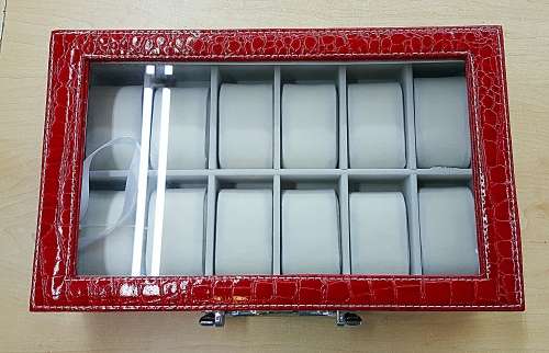 WATCH BOX / DISPLAY / CASE / STORAGE *12 SLOT/ BLOCK/ DIVISION* BARGAIN RED