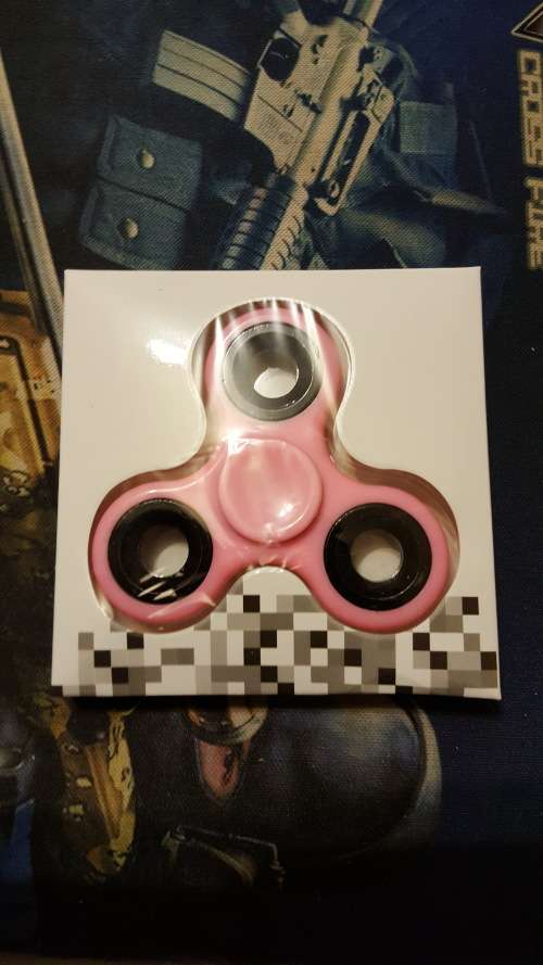 FIDGET SPINNER - PLAIN PINK METAL(LOCAL STOCK)*CHEAPEST SHIPMENT OUT OF ALL SELLERS*