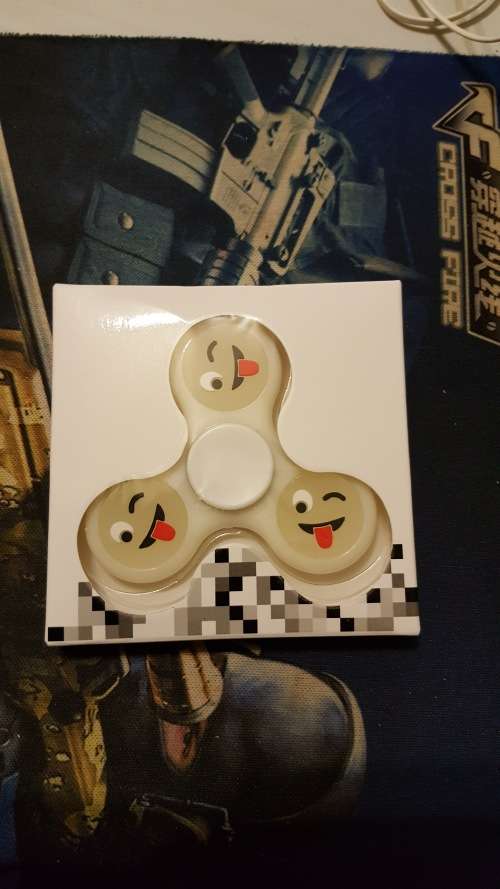 FIDGET SPINNER - WHITE GLOW IN THE DARK DESIGN (LOCAL STOCK)*CHEAPEST SHIPMENT OUT OF ALL SELLERS*