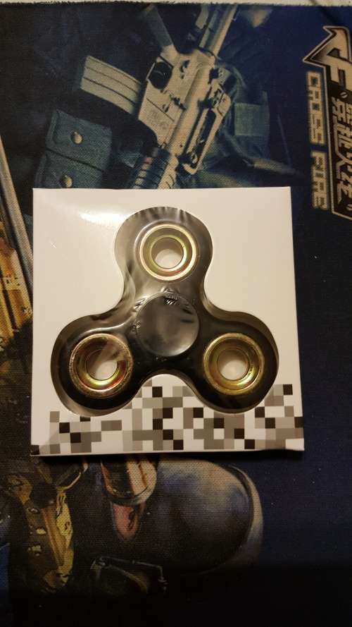 FIDGET SPINNER - BLACK GOLD METAL (LOCAL STOCK)*CHEAPEST SHIPMENT OUT OF ALL SELLERS*
