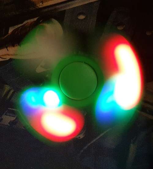 FIDGET SPINNER - LED GREEN AUTO FUNCTION (LOCAL STOCK)*CHEAPEST SHIPMENT OUT OF ALL SELLERS*