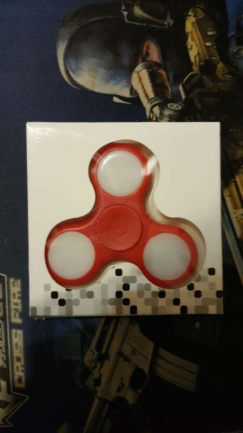FIDGET SPINNER - RED LED AUTO FUNCTION (LOCAL STOCK)*CHEAPEST SHIPMENT OUT OF ALL SELLERS*