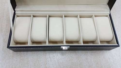 6 SLOT PU LEATHER WATCH BOX *VALENTINES SPECIAL*