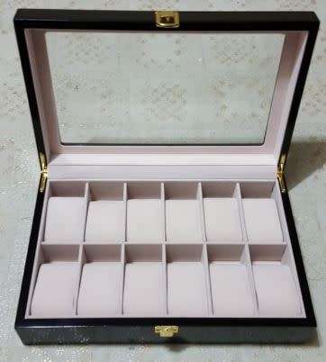 WATCH BOX 12 SLOT WOOD / BLACK DOTTED GLOSSY DESIGN