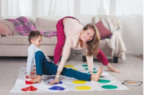 TWISTER - THE CLASSIC GAME WITH 2 MORE MOVES - SOCIAL ACTIVITY  PARTY  BODY GAME