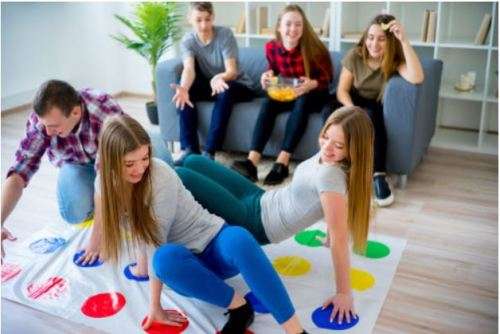 TWISTER - THE CLASSIC GAME WITH 2 MORE MOVES - SOCIAL ACTIVITY  PARTY  BODY GAME
