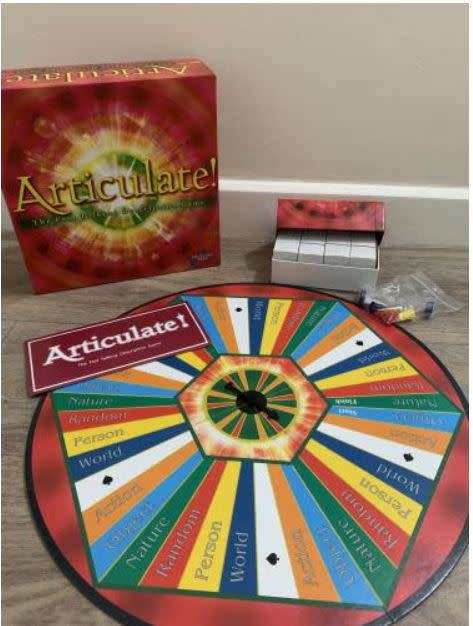 ARTICULATE BOARD GAME - THE FAST DESCRIPTIVE TALKING GAME