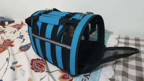 pet carrier / pet travel / Portable bag carrier for puppies and kittens