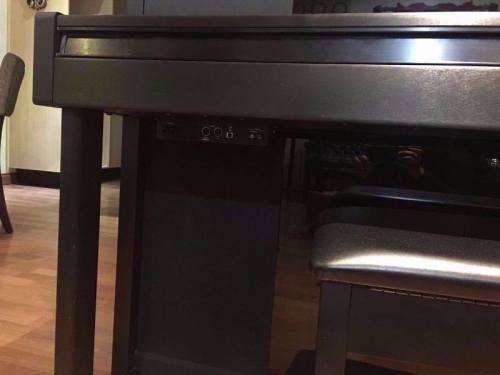 ROLAND LX-10 DIGITAL PIANO