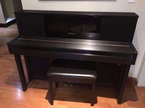 ROLAND LX-10 DIGITAL PIANO