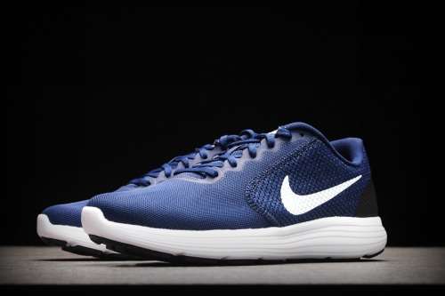 Original Mens Nike Revolution 3 - 819300 406  UK 8 (SA 8)