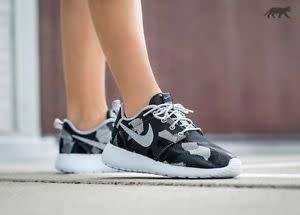 Original Women's NIKE ROSHE ONE JCRD PRINT 845009 001 UK Size 6 (SA 6)  Dark Gray